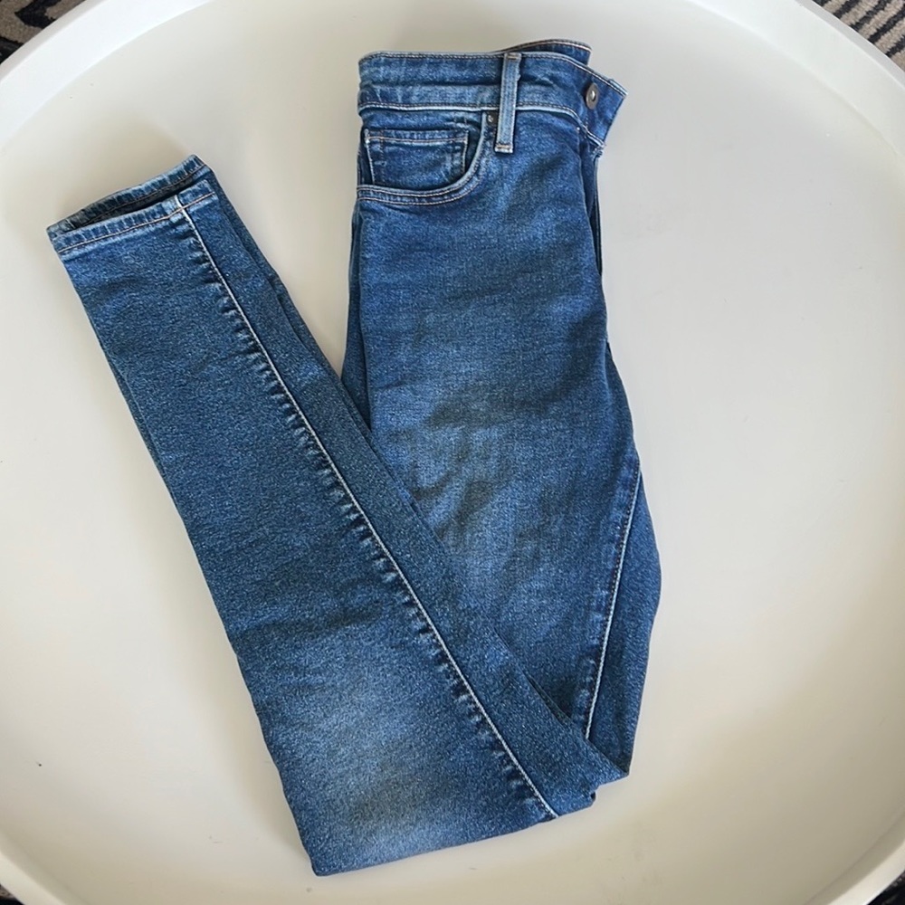Levi’s 721 High Rise Skinny Jeans 26/30